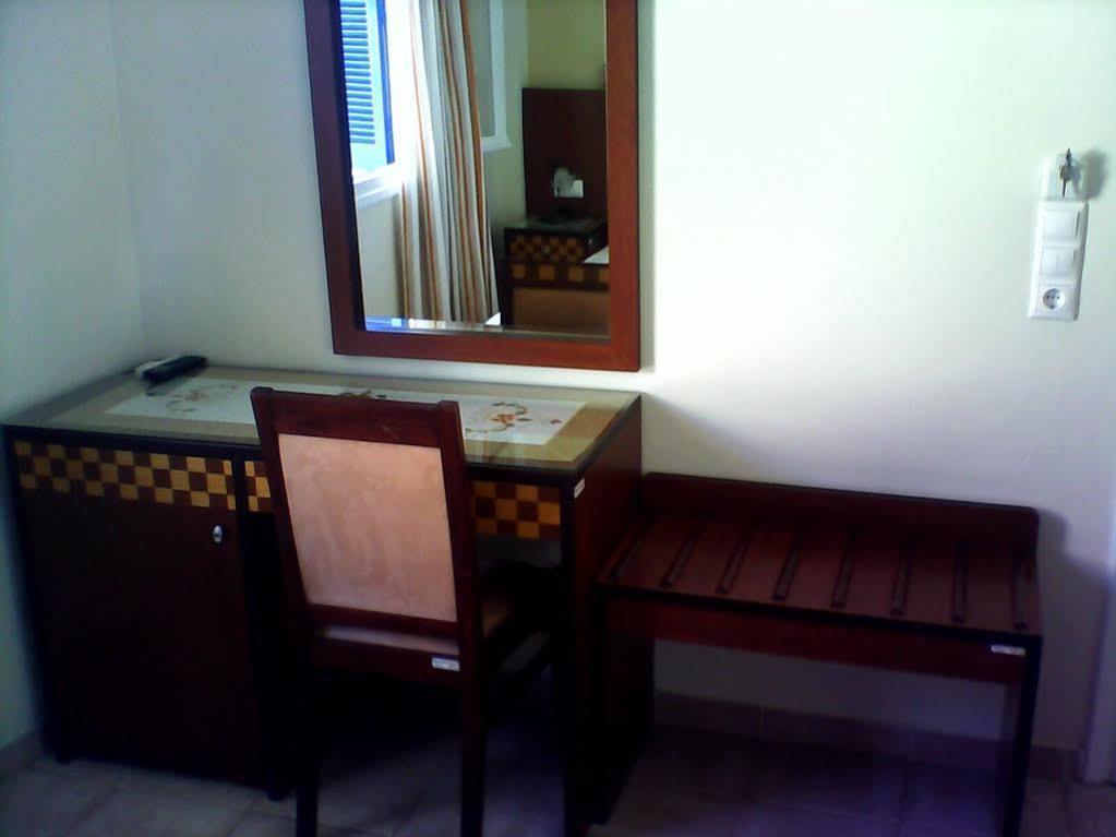 Parthenon Hotel อิออสคอรา ภายนอก รูปภาพ