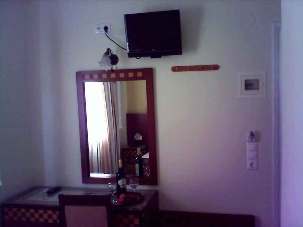 Parthenon Hotel อิออสคอรา ภายนอก รูปภาพ